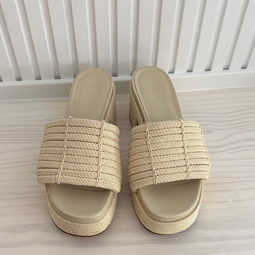 Elegant Vince Cream Nautical Slide Sandals